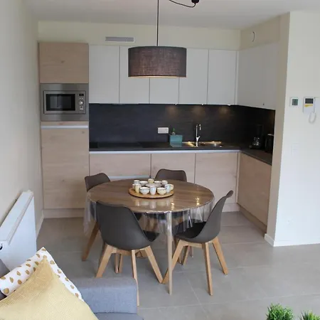 West Bay Apartmán *
