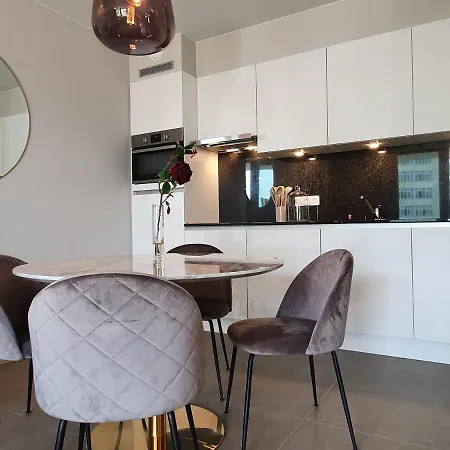 West Bay Apartmán *